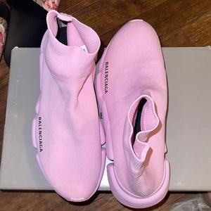 BALENCIAGA SPEED RUNNERS. 💕 worn once.